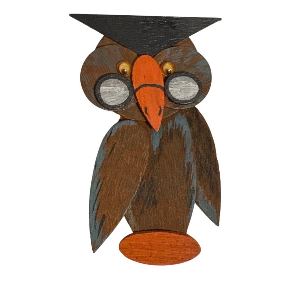 Wooden Owl Magnet Wearing Graduation Cap 3 Inches Tall Country Woodcrafts Vtg